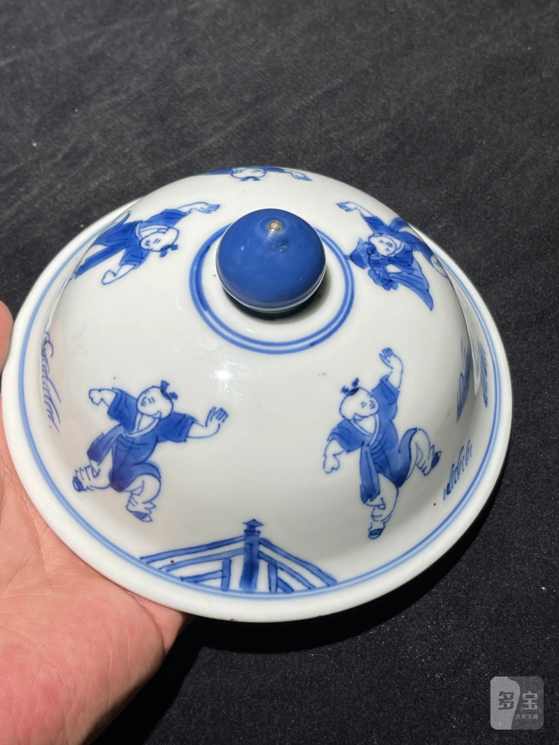 清康熙 青花刀马人将军罐 - 图20